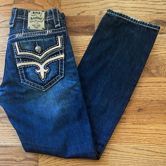 Men’s Rock Revival Jeans - Picture 2 of 9